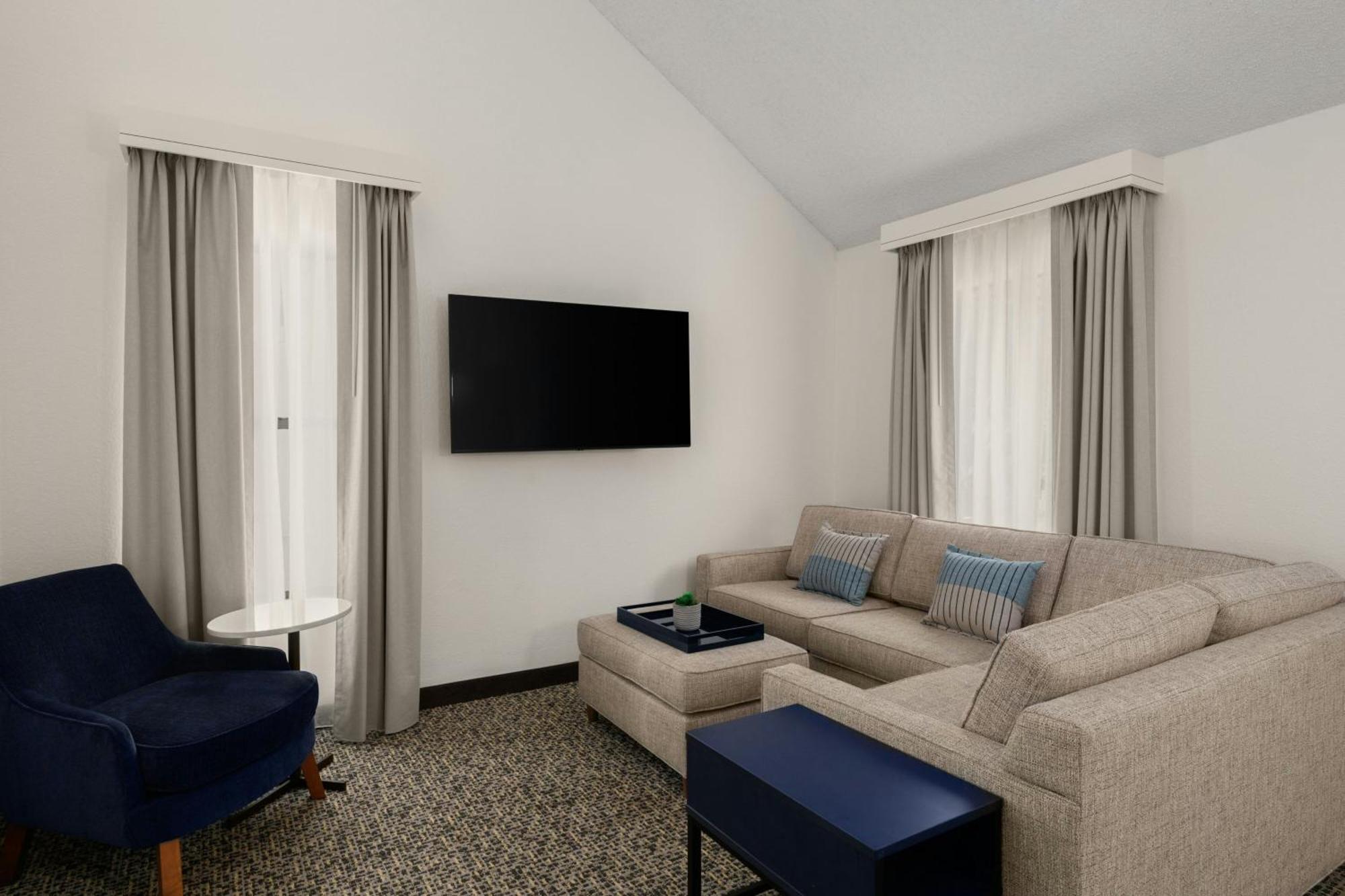 2 Bedroom 2 Bathroom Bi-Level Suite