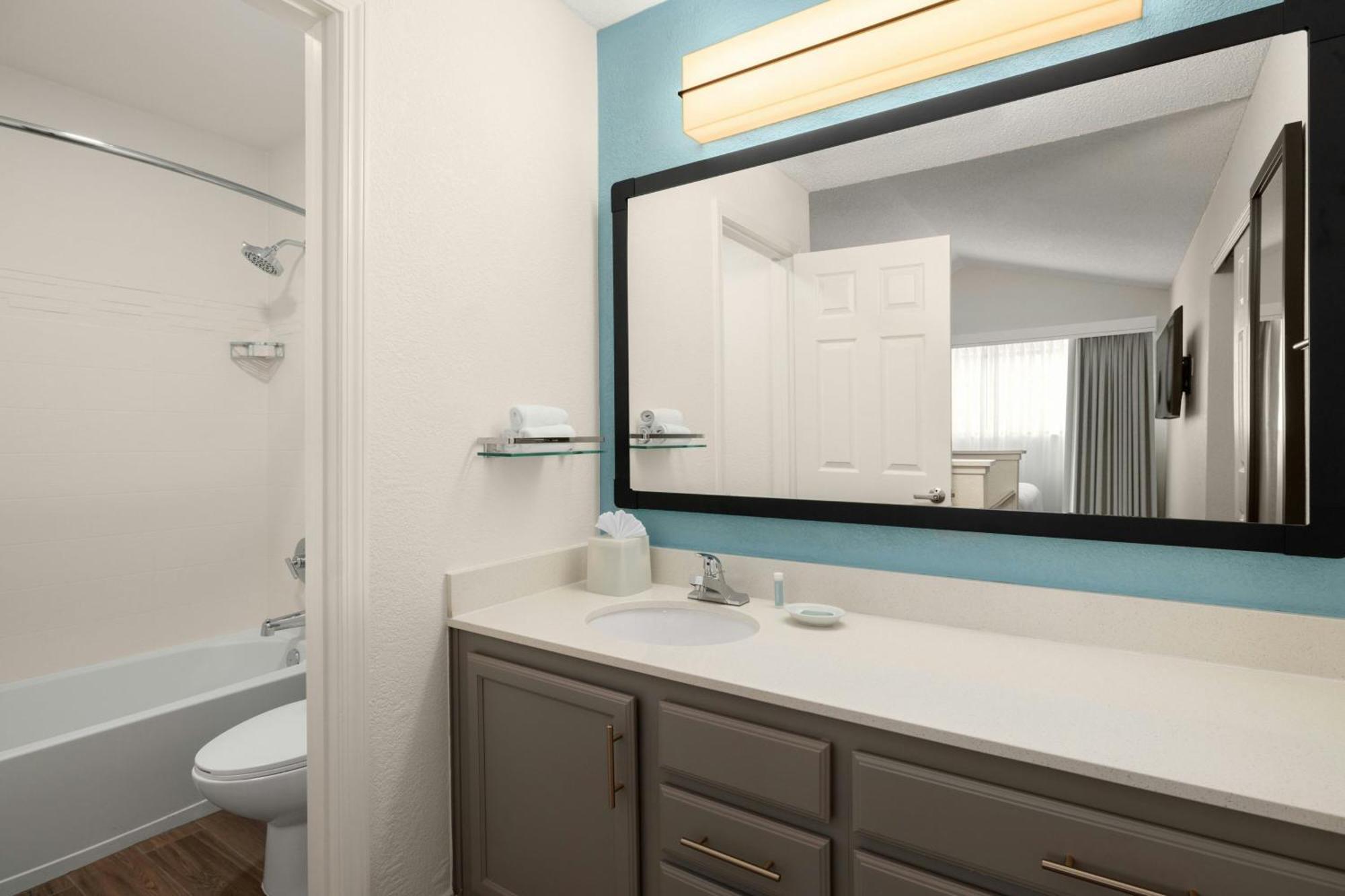 2 Bedroom 2 Bathroom Bi-Level Suite