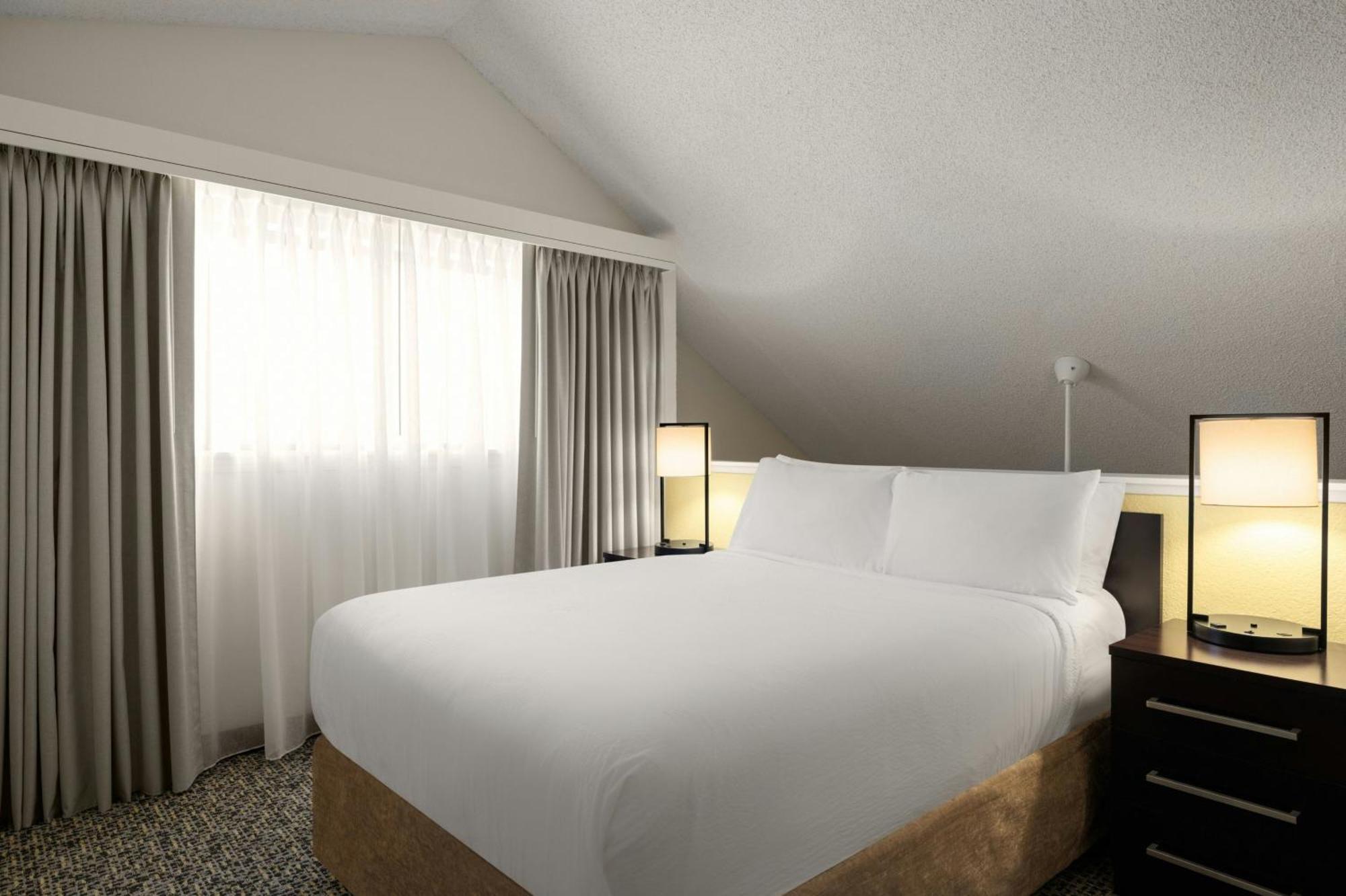 2 Bedroom 2 Bathroom Bi-Level Suite